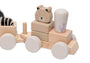 Detail van houten speelgoedtrein van het merk jollein