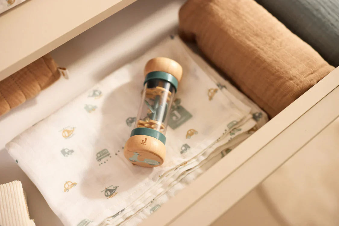 Sfeerfoto van regenrammelaar van jollein