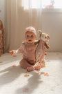 Roze knuffeldoekje hert van Little Dutch als lief babycadeau van un-wrapped