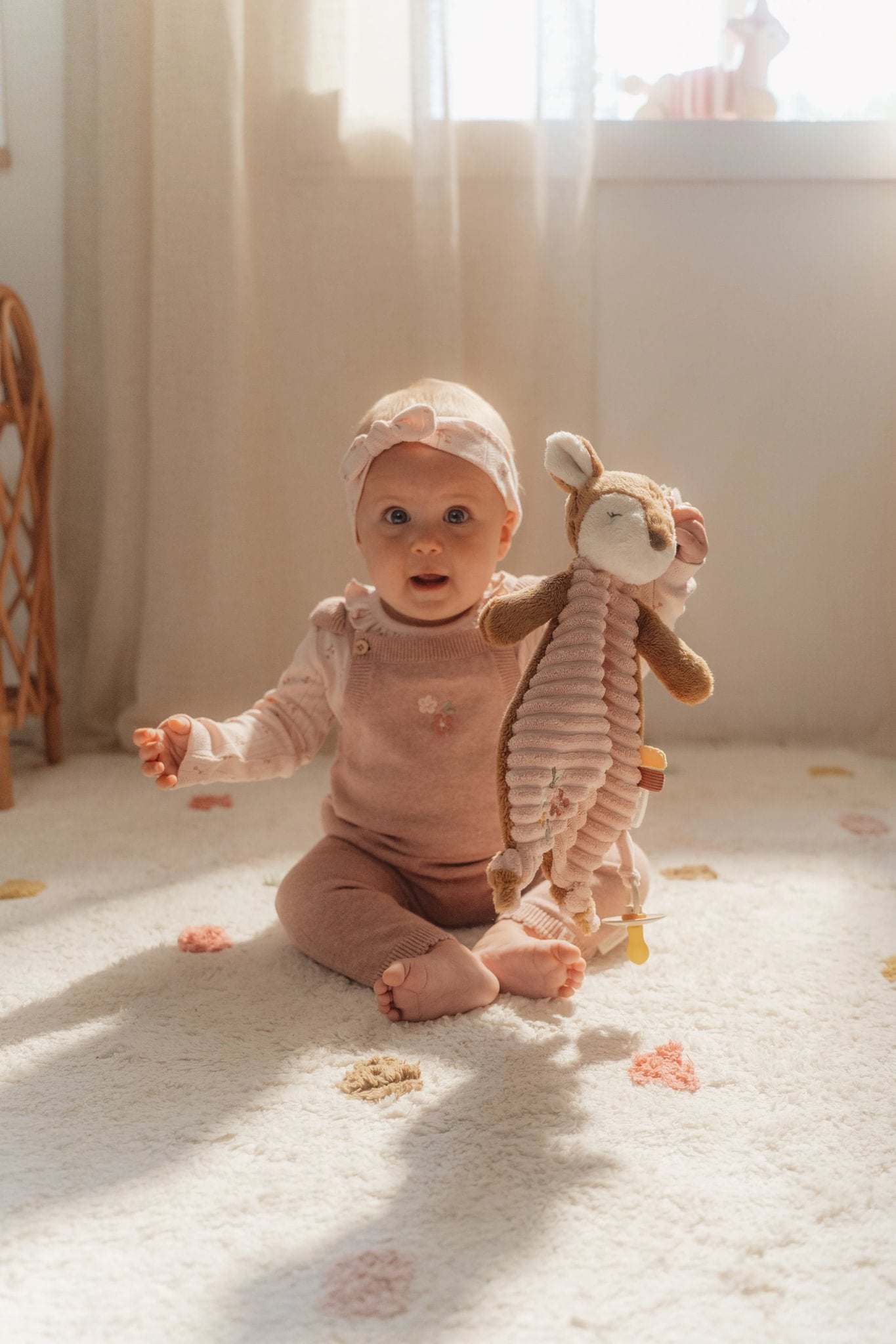 Roze knuffeldoekje hert van Little Dutch als lief babycadeau van un-wrapped