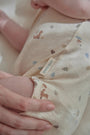 Detail van Little Dutch romper met zachte stof en mooie afwerking