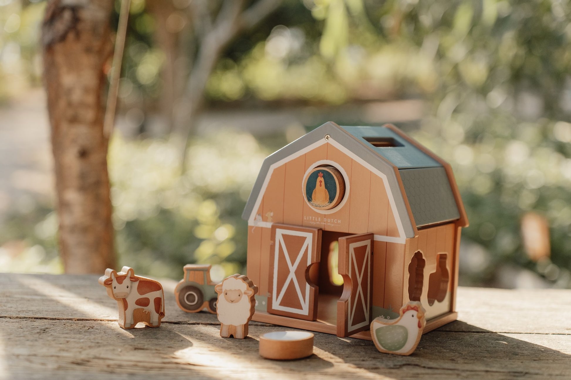 Little Dutch vormenstoof little farm als origineel verjaardagscadeau of peutercadeau voor nieuwsgierige kinderen