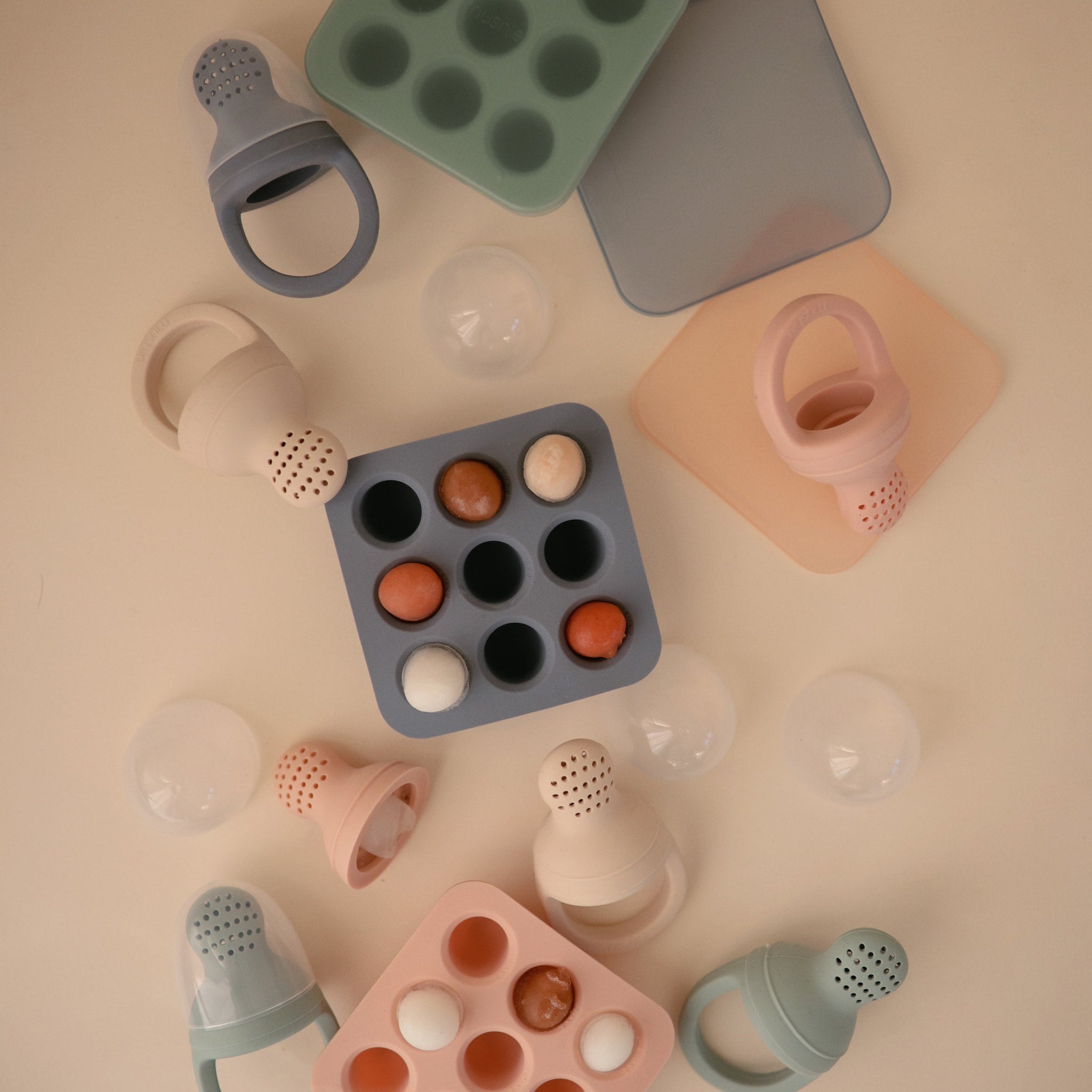 Vierdelig siliconen bakje voor babyvoeding