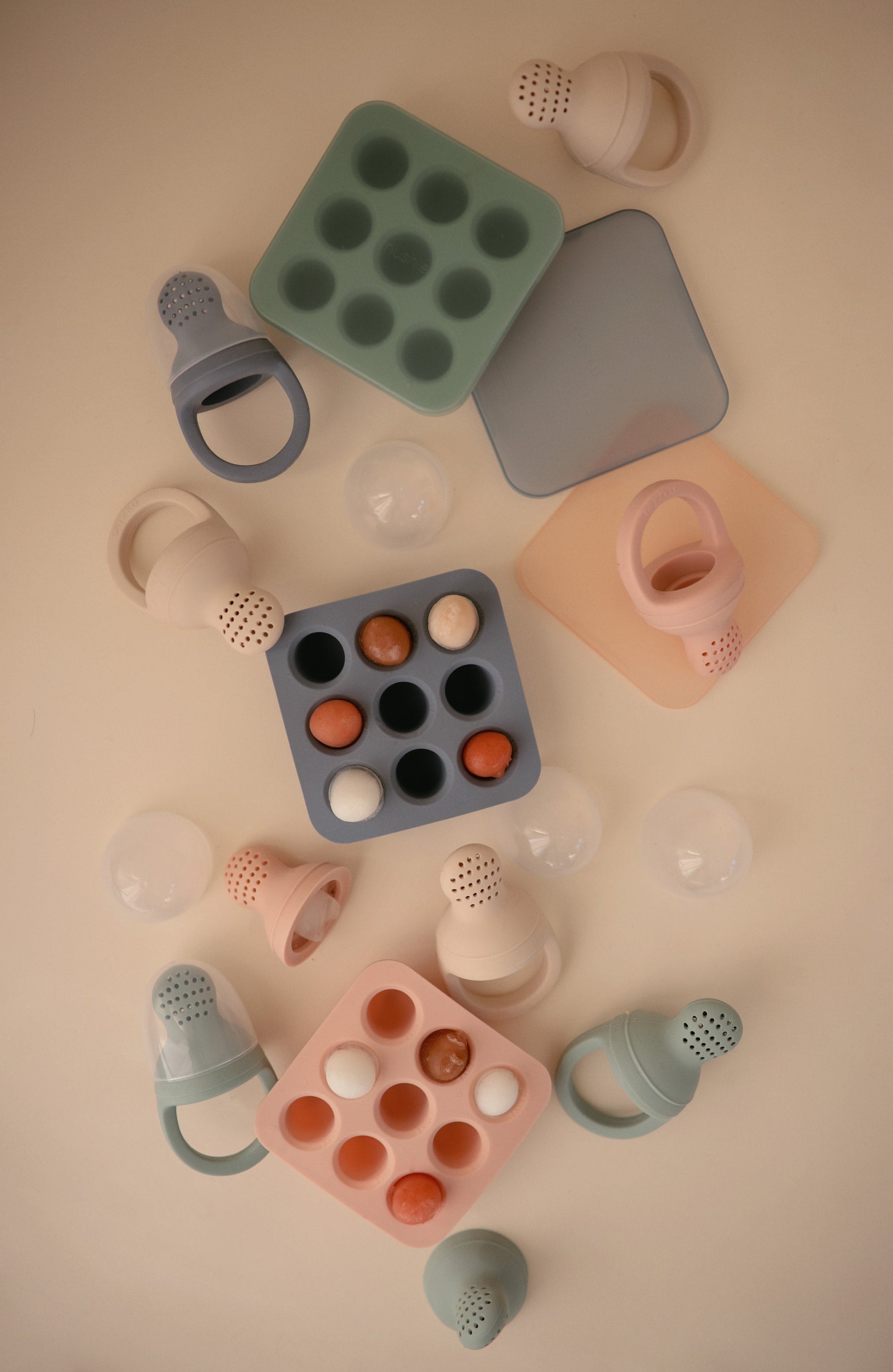 Vierdelig siliconen bakje voor babyvoeding