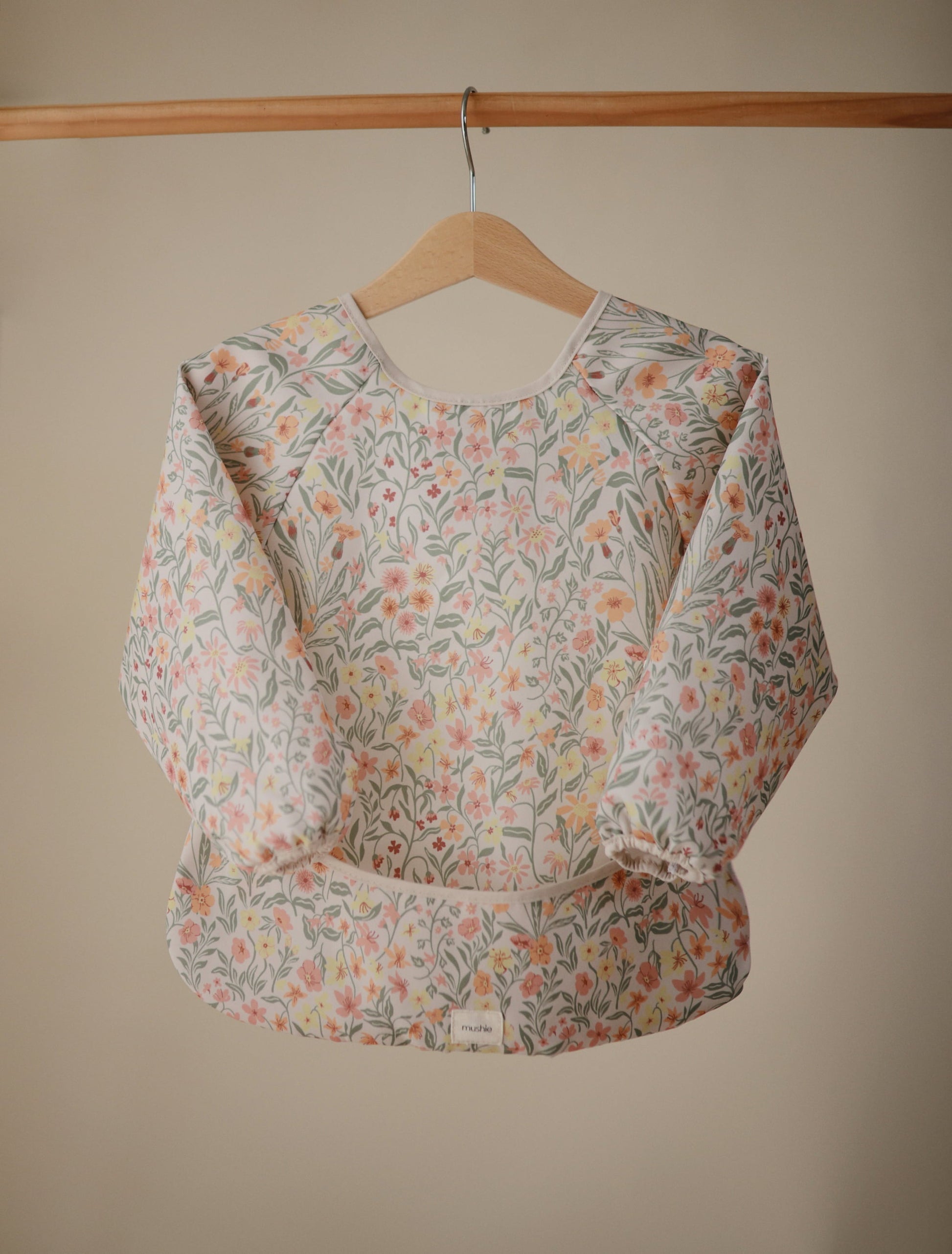 slab met lange mouwen en opvangbak, merk mushie