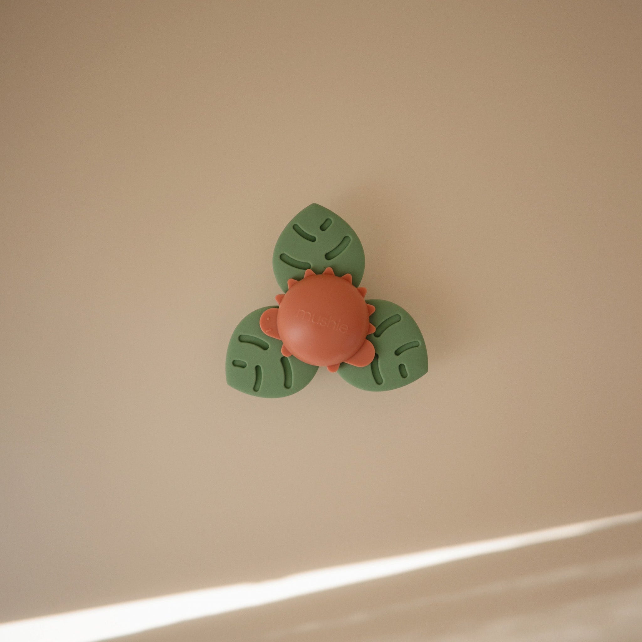 bladvormig sensorisch speelgoed voor baby’s