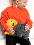 Sfeerfoto van jongen en twee knuffels uit de miffy serie van Bontontoys