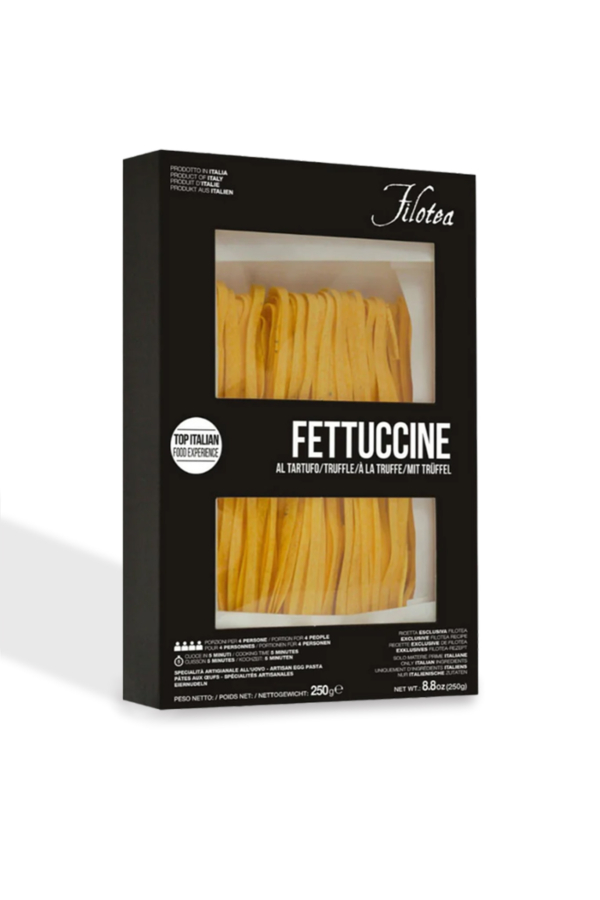 Filotea fettuccine pasta smaakt naar zelfgemaakte pasta en heerlijke met stukjes truffel
